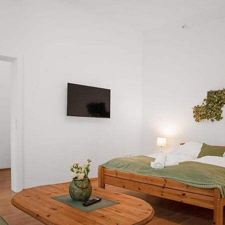 Elegant 2Br Apartment - Near Bahnhof Wien Meidling エクステリア 写真
