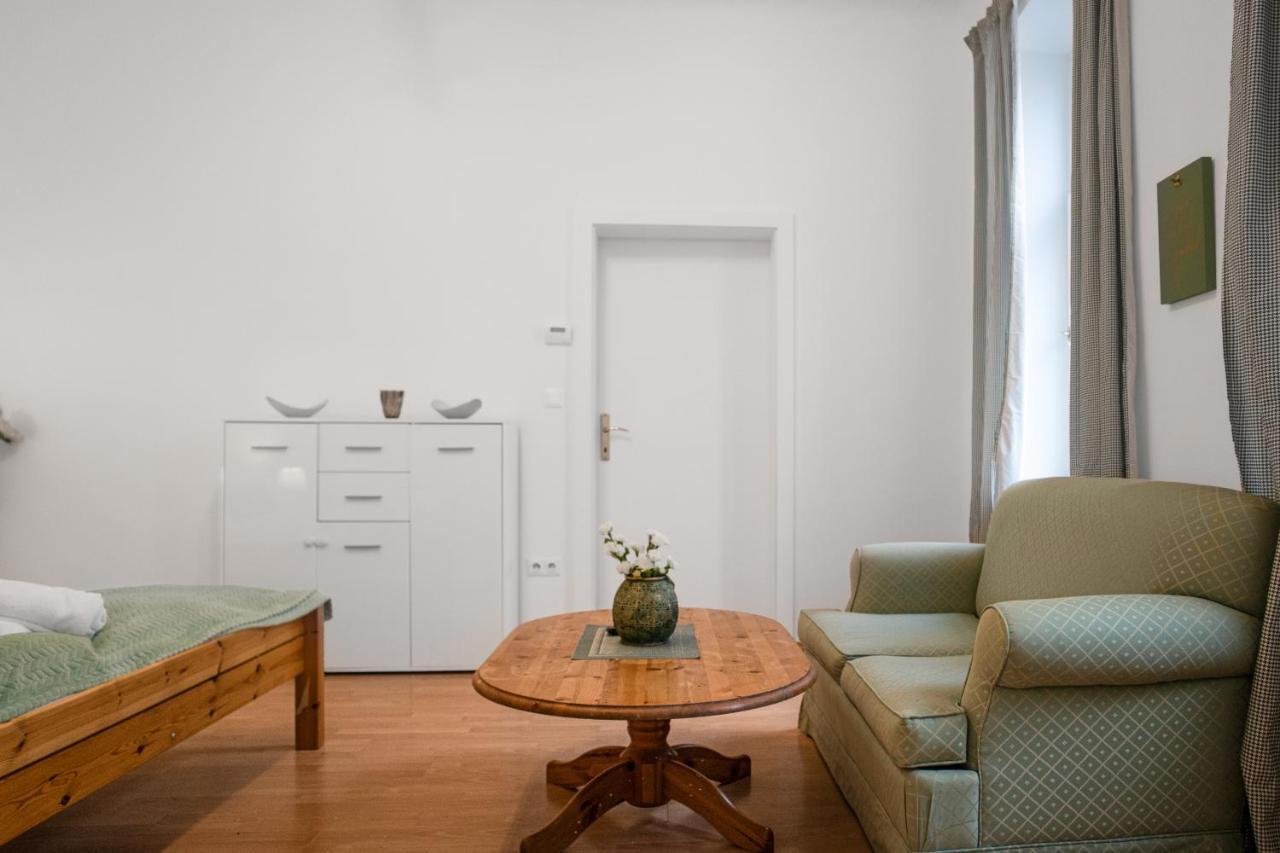 Elegant 2Br Apartment - Near Bahnhof Wien Meidling エクステリア 写真